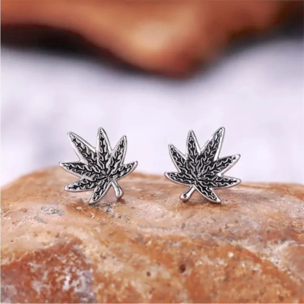 New Sterling Silver Leaf Studs